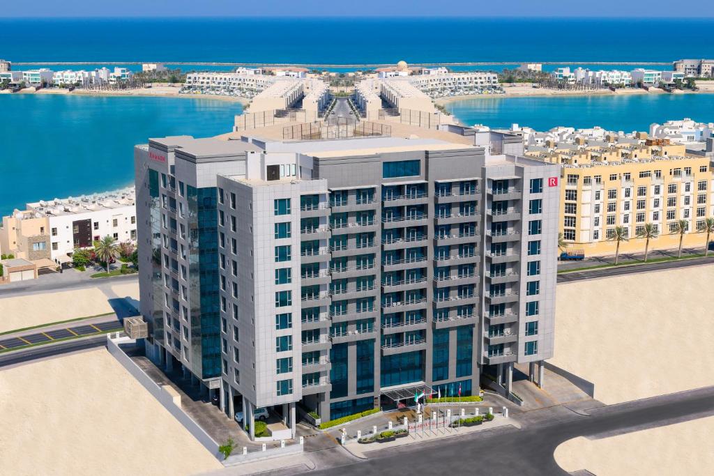 أحد فنادق البحرين أمواج المميزَّة