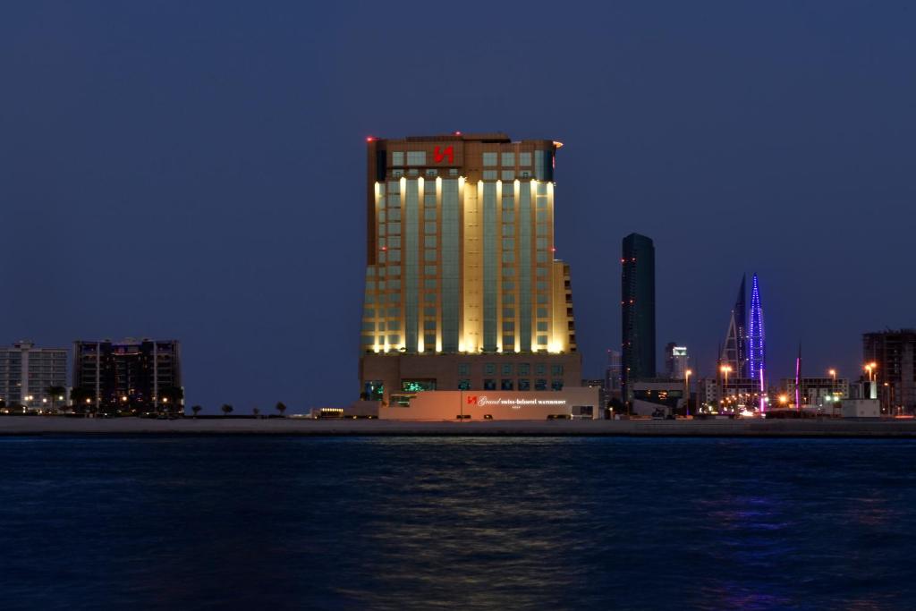 أحد فنادق البحرين مع مسبح خاص المميزَّة