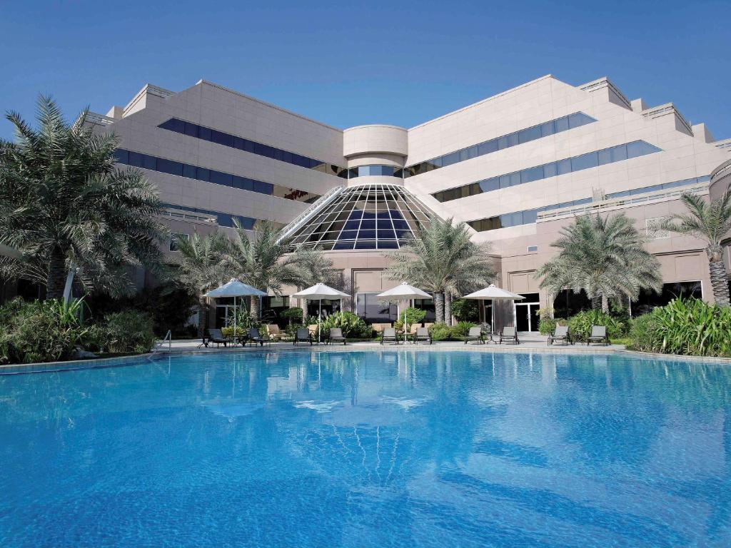 أحد فنادق قريبة من مطار البحرين الدولي المميزَّة