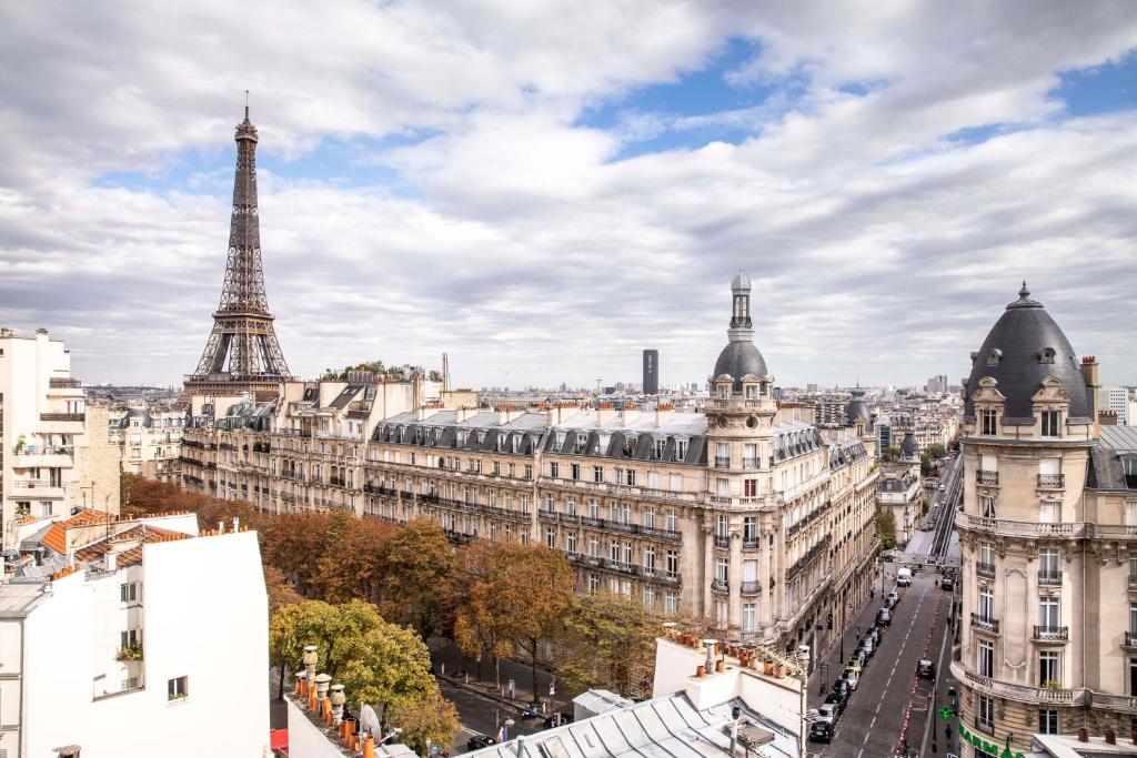 أحد أفضل فنادق في باريس قريبة من برج إيفل المميزَّة