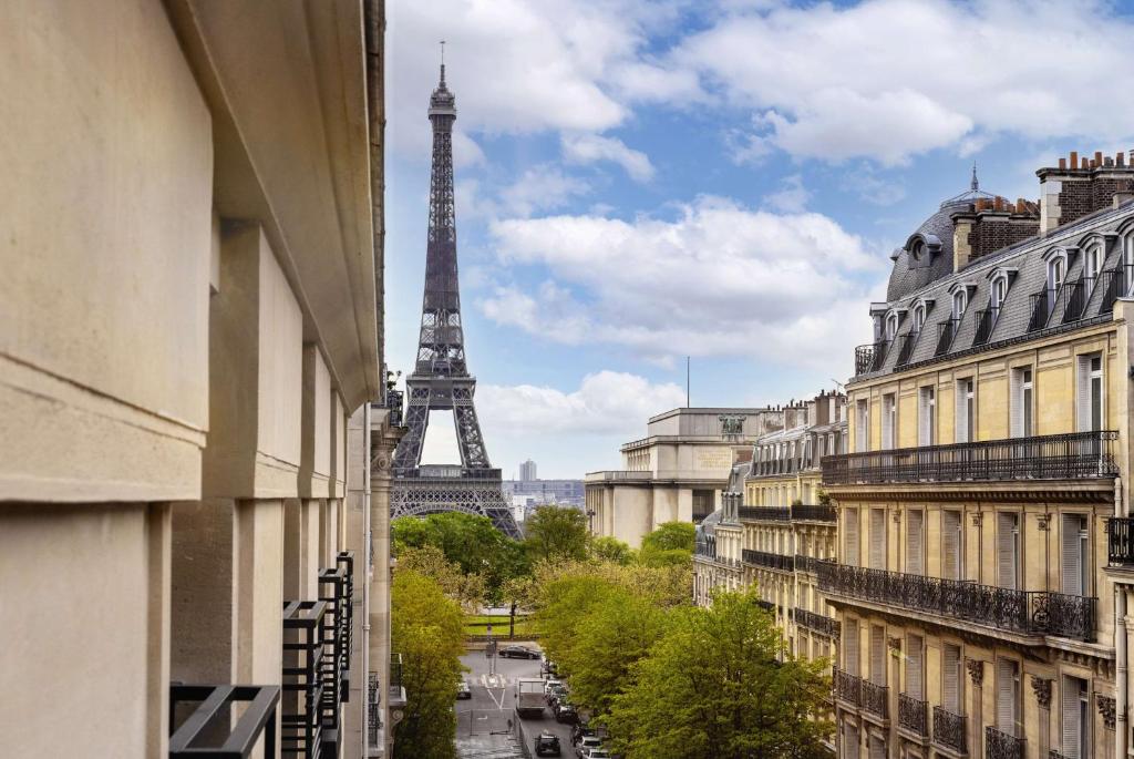 ضمن قائمة فنادق في باريس قريبة من برج إيفل المميزَّة